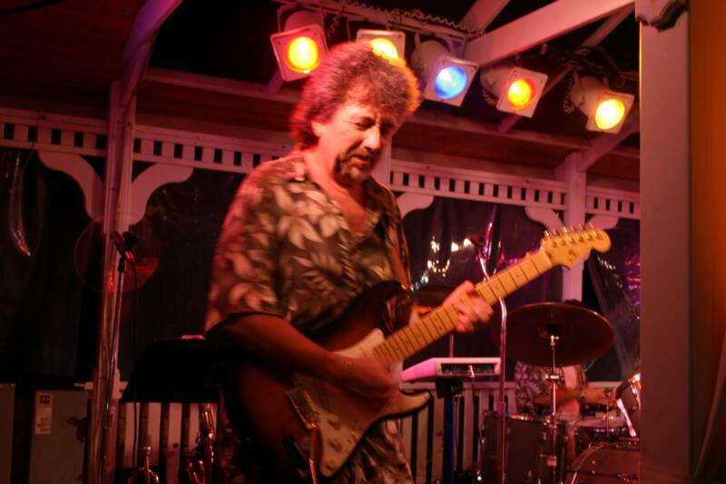 Jeff Raffie: Guitar
